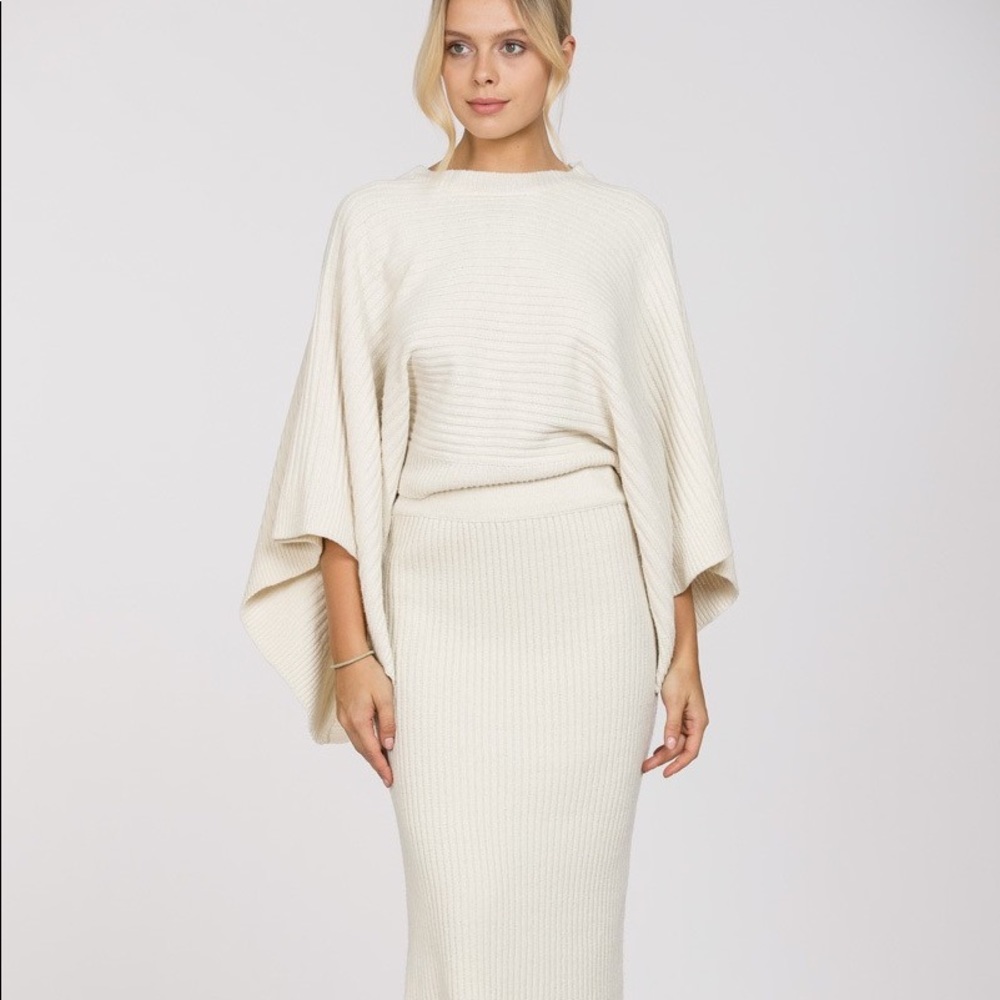 En Creme 2 piece Dolman Sweater Set.